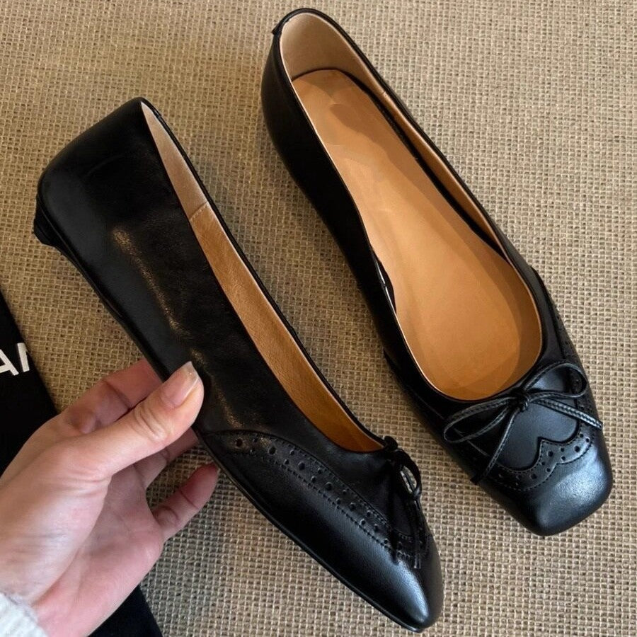 Zapatos planos de piel de cordero con estilo elegante