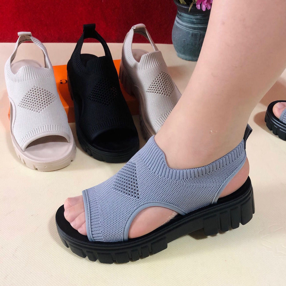 Sandalias tejidas con malla transpirable de verano