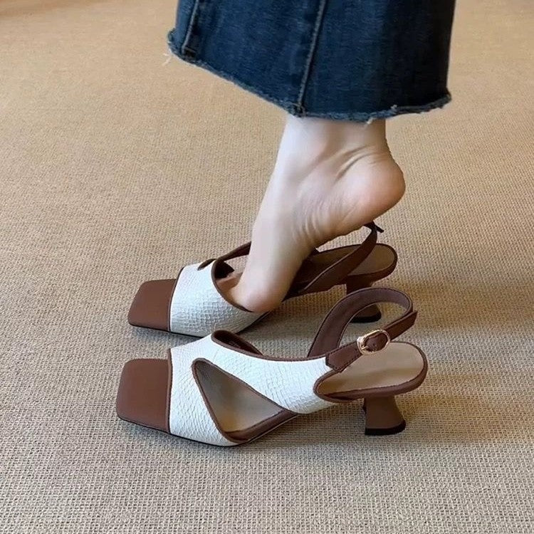 Sandalias de diseño exclusivo con punta cuadrada y estilo retro