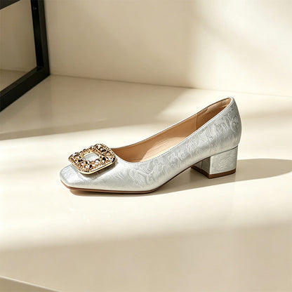 Zapatos de tacón grueso con hebilla cuadrada y pedrería