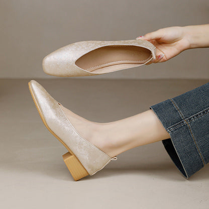 Zapatos casuales de piel con bordado elegante