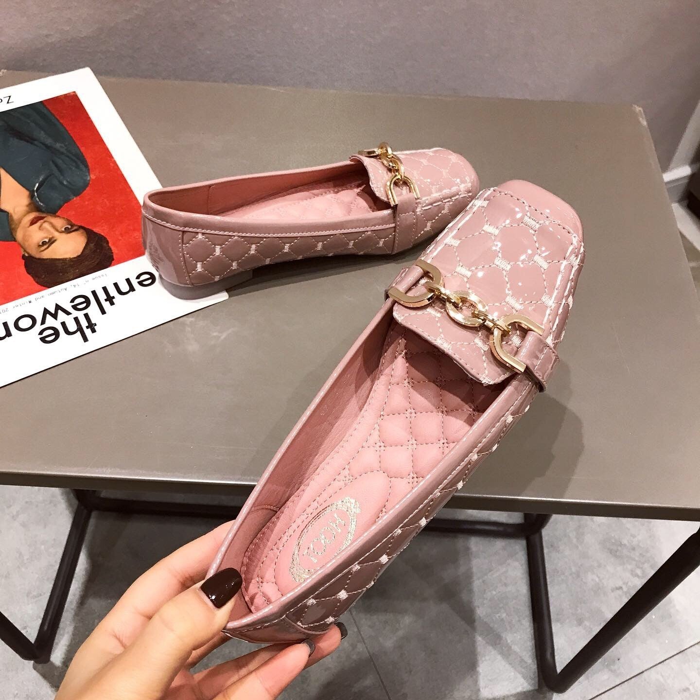 Zapatitos de cuero con punta cuadrada, suela suave y cómoda