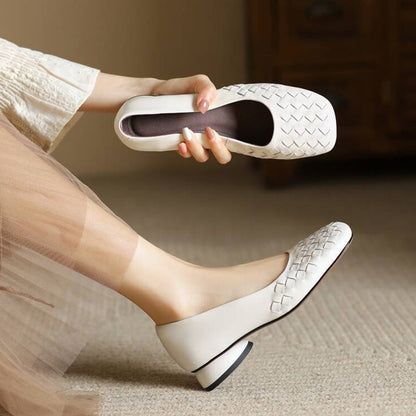 Zapatos de piel con tacón medio, punta cuadrada y corte bajo