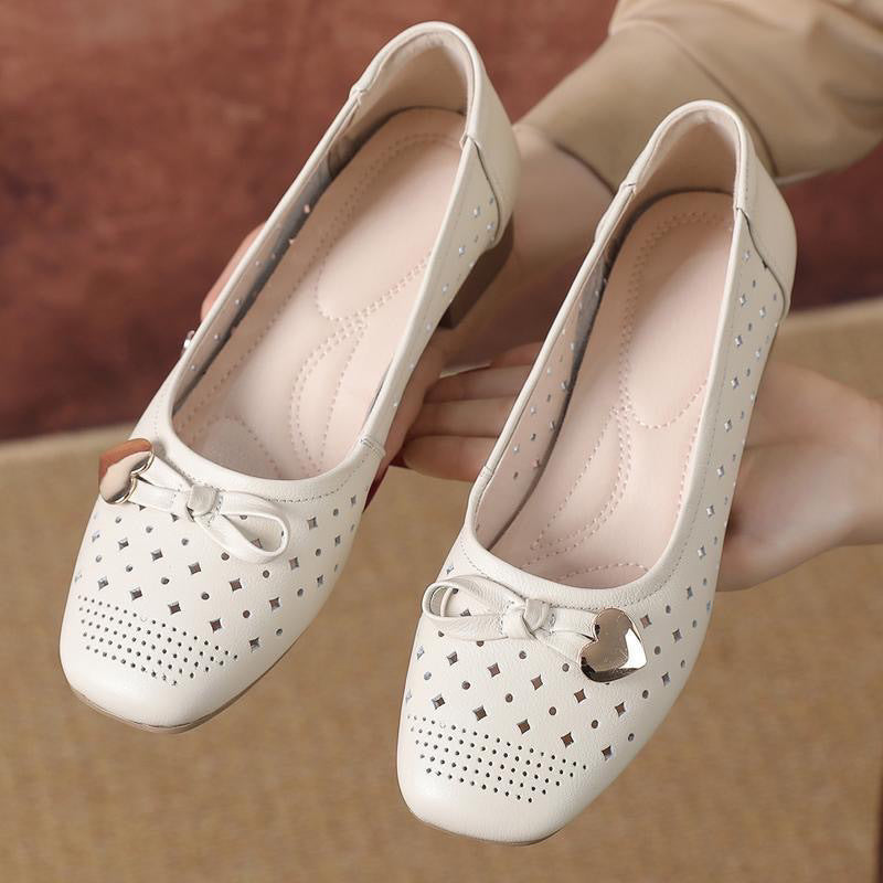 Zapatos de piel con perforaciones y suela suave
