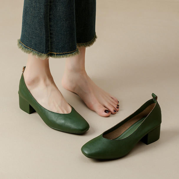 Zapatos de piel de res con tacón medio para mujer