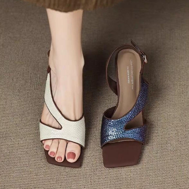 Sandalias de diseño exclusivo con punta cuadrada y estilo retro