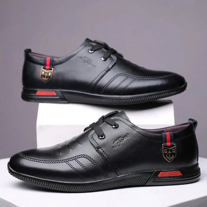 Nuevos zapatos de cuero con suela blanda para hombre